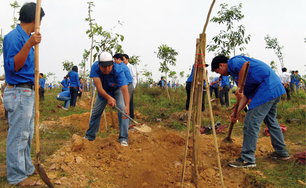 ທ້ອງຖິ່ນຕ່າງໆຈັດຕັ້ງ ບຸນເຕັດປູກຕົ້ນໄມ້ “ສະແດງຄວາມຮູ້ບຸນຄຸນ ປະທານໂຮ່ຈິມິນຕະຫຼອດໄປ”
